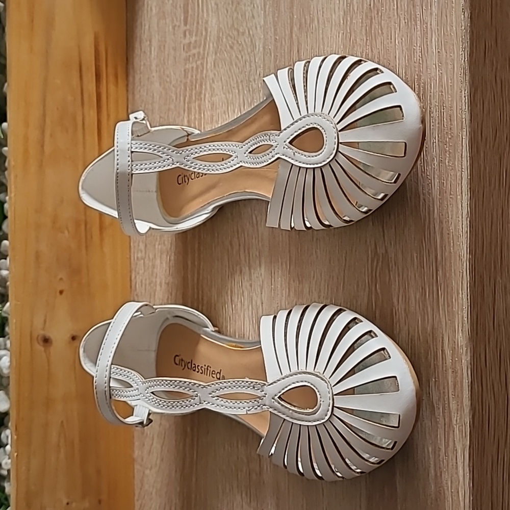 Classified White Flat